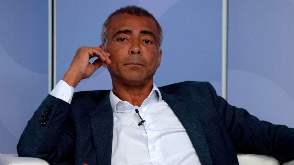 ASRoma_MP's tweet photo. Brazil icon Romario, 58, plans surprise comeback: Brazil legend Romario has registered himself as a player for America Football Club, where he also serves as club president. https://t.co/zJC8H6QQnB https://t.co/2rC8bhqfM8