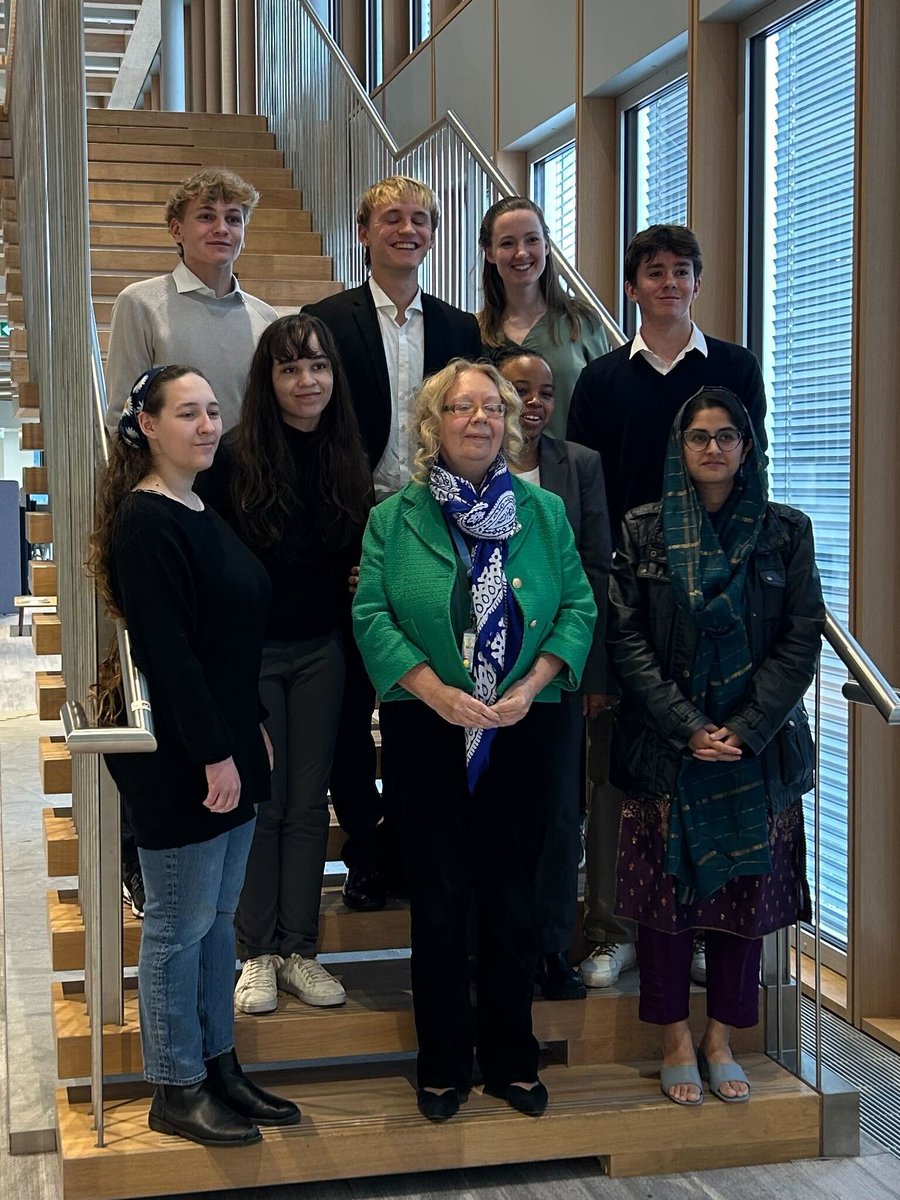 📸 Today winners from the essay competition on Moving Beyond GDP met with @UN_Valovaya At a special @SDGLab event they talked about rethinking what is a 'good life', forging a future which celebrates the collective richness of humanity & other visions for a world beyond GDP!
