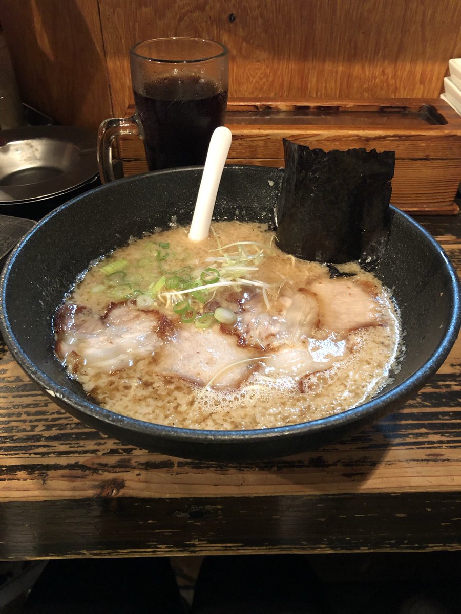 仕事終わりのラーメンゎたまらん