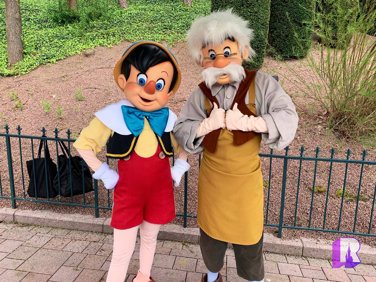 📍Pinocchio and Geppetto, in Fantasyland this afternoon