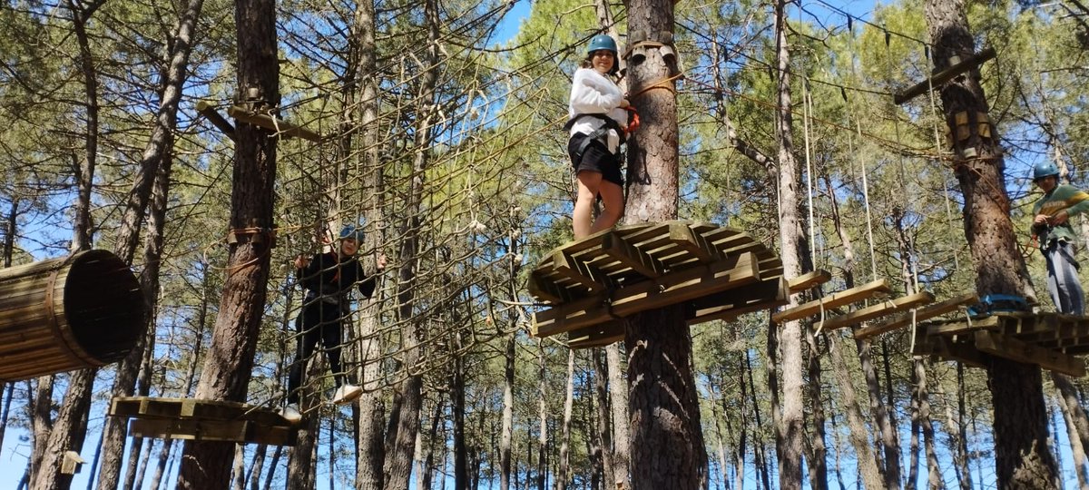 Así han disfrutado de un día fantástico nuestros alumnos de 1 ESO en las tirolinas de S Miguel de Valero.
 ¡Gracias a los profesores que organizan y acompañan! <a href="/ampaIESFGB/">ampa IES FGB</a>