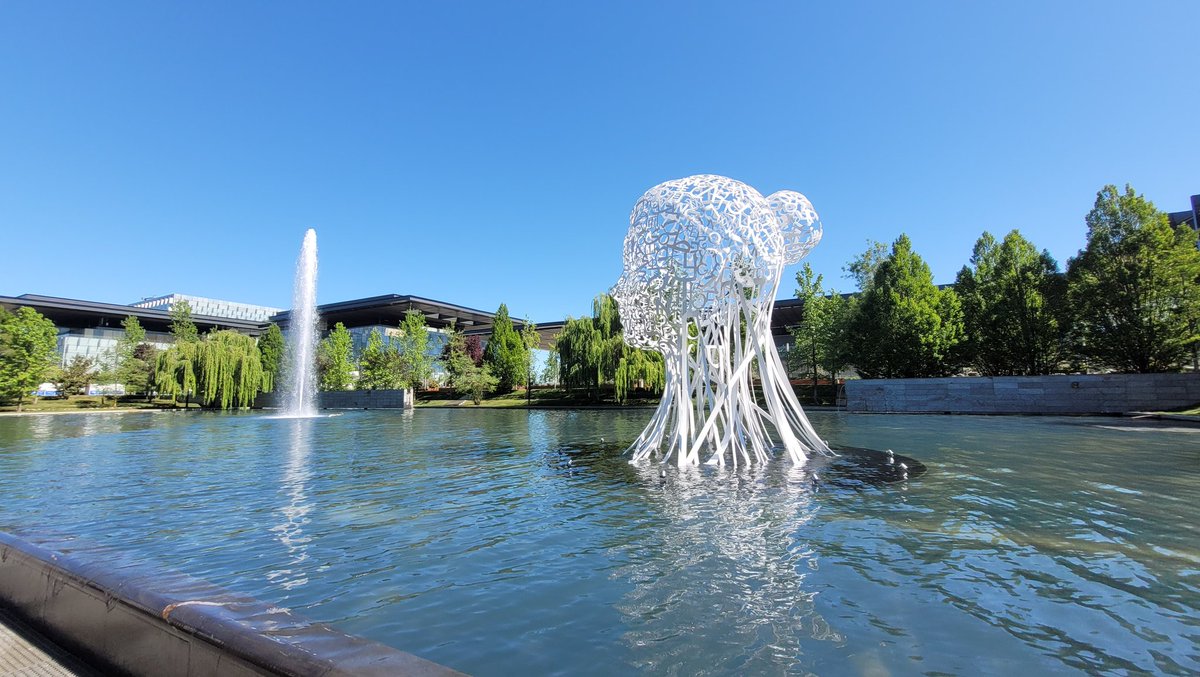 rafasith's tweet photo. Hoy me he pasado por #DistritoTelefonica para ver la nueva escultura de Jaume Plensa
para @Telefonica https://t.co/k9kjGy8ujp