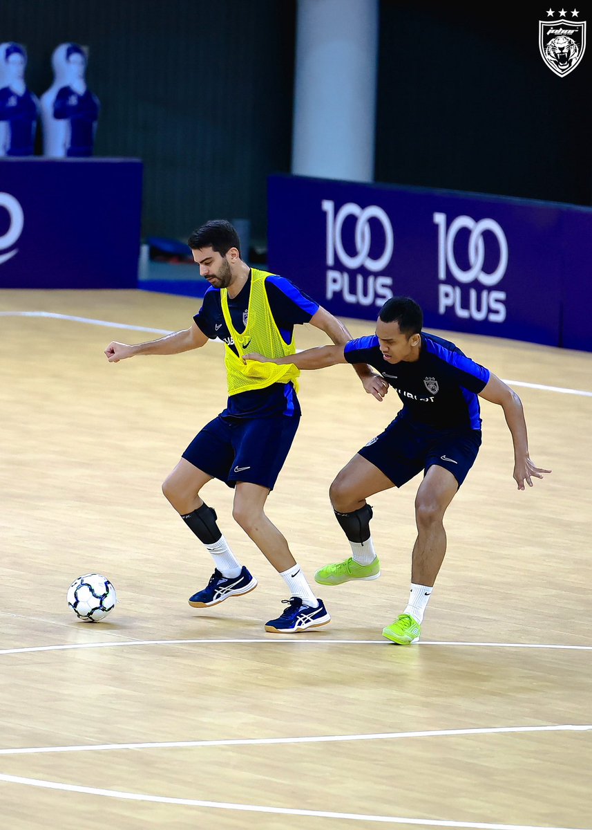 Stepping it up 💪🔴🔵

More photos : facebook.com/share/B7zTZ19i…

#MPFL2024
#JDTFutsal 
#JDTFamily 
#LuaskanKuasamuJohor