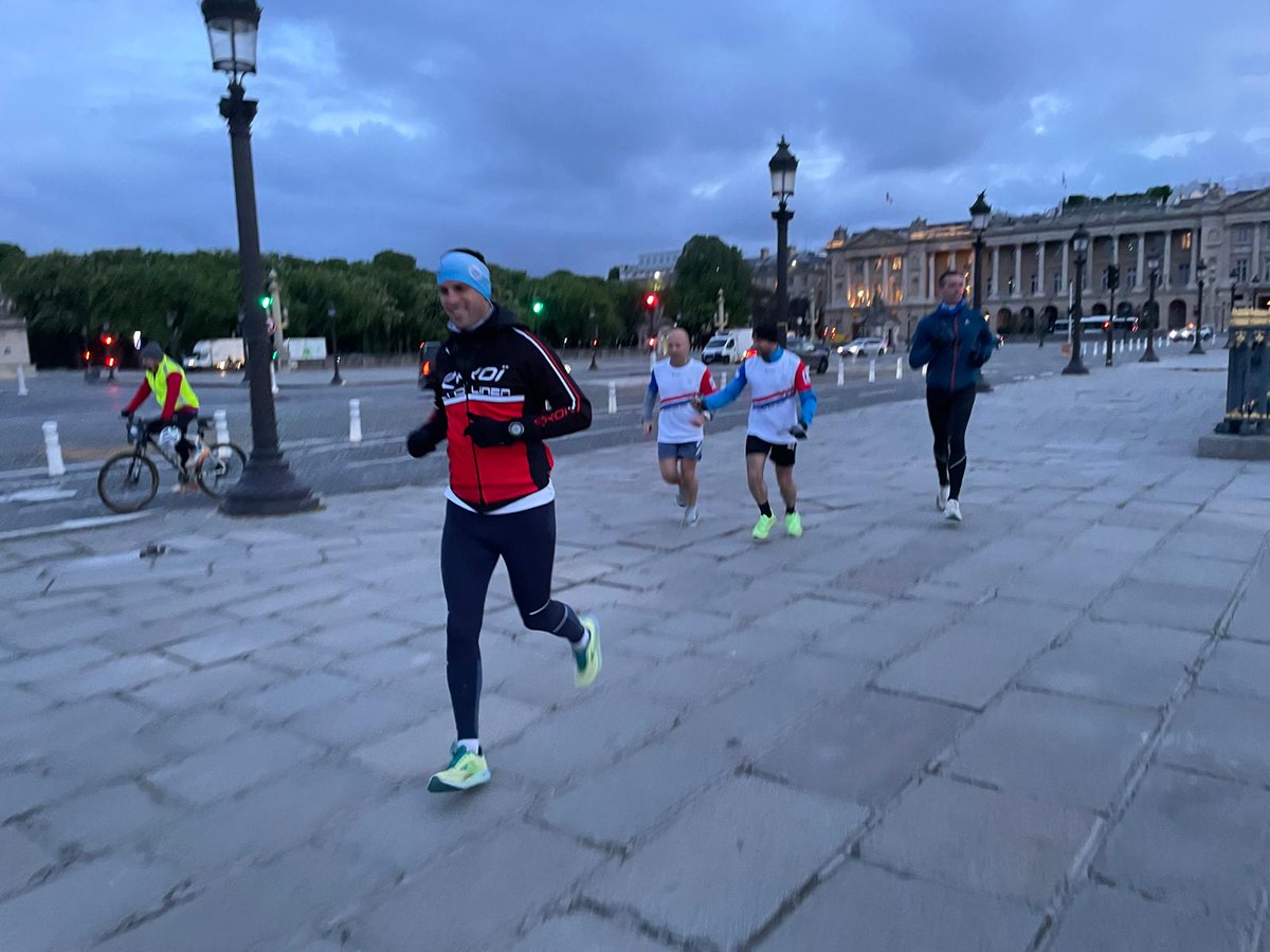 After an inspiring relay through the night from @VilledOrleans, our runners pause in #Paris for a quick pit stop at @UKinFrance! Now on the return leg and whilst tired and sore in great spirits. Bon courage et bon retour! Support their charity run! ⬇️ leetchi.com/en/c/240km-en-…