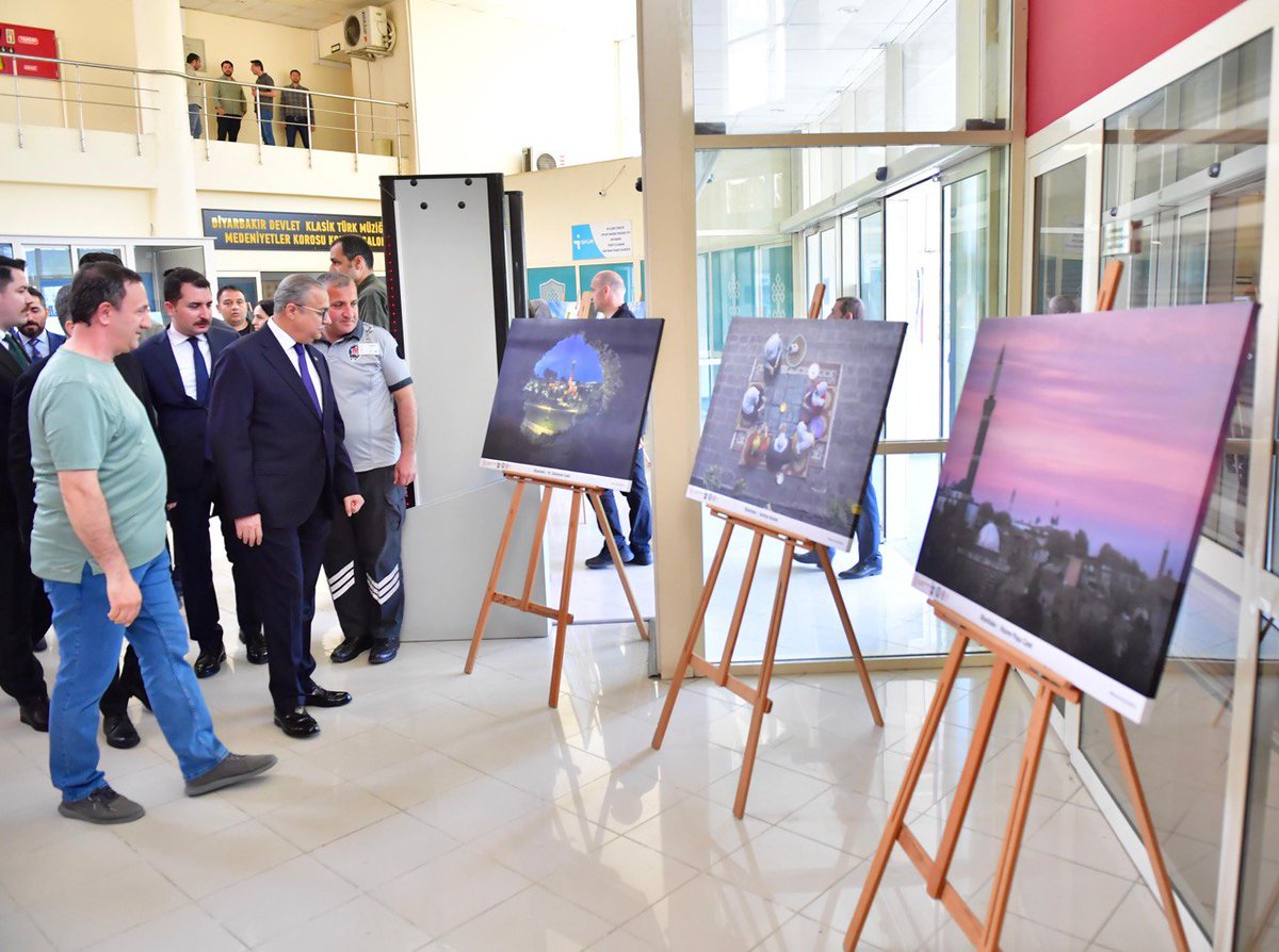 Valimiz Sayın Ali İhsan Su, Valiliğimizin himayelerinde, #Diyarbakır İl Kültür ve Turizm Müdürlüğü tarafından düzenlenen “48. Turizm Haftası Açılış Programı”na katıldı. diyarbakir.gov.tr/vali-ali-ihsan… @aliihsansu_ #Turizm #TurizmHaftası