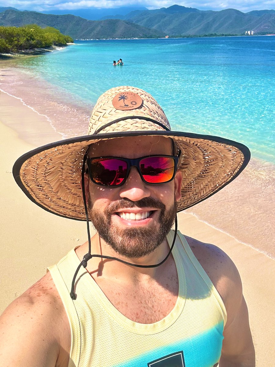 3berth's tweet image. Celebrando hoy #MiAniversarioDeX 🎉🥂