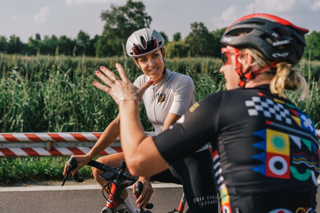 CoisCycling's tweet image. Spring Vibes ☀️

Racefit cycling jerseys made in Italy with the finest superlight, stretchable and breathable fabrics.

Hey and some of them are on sale at the moment 😋

#cyclingkit #bestcyclingkits #kitdoping #cyclinglife