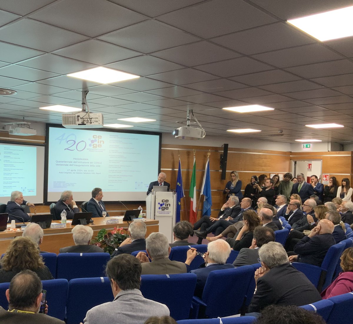 Quarant’anni di CEINGE a vent’anni dall’inaugurazione della sede: ieri, oggi e domani del Centro di Biologia Molecolare e Biotecnologie Avanzate