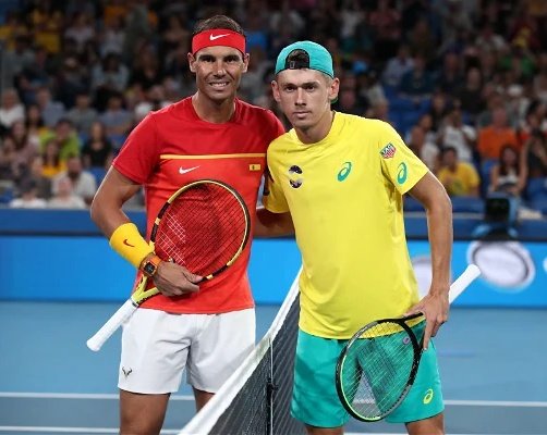 Premier gros test pour Rafael Nadal qui affronte Alex De Minaur au 2ème tour à Barcelone 🍿 👉 Vous voyez Rafa faire quel genre de match ? Coup d'envoi à 16h.