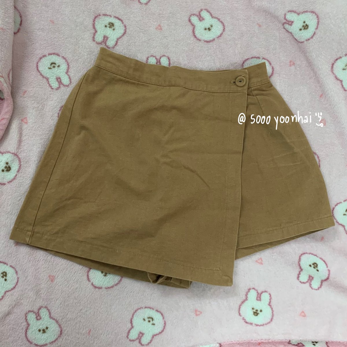 5000yoonhai's tweet photo. #ส่งต่อ ปล่อยคู่เสื้อผูกเอว(จำแบรนด์ไม่ได้) +กางเกงกระโปรง(แบรนด์nature) คู่นี้ 180 ส่งฟรีค้าบ น่ารักมากกก 😻😻 #ส่งต่อเสื้อผ้ามือสอง #ส่งต่อเสื้อผ้า #ส่งต่อเสื้อผ้ามือสองสภาพดี #เสื้อผ้ามือสองสภาพดี #ส่งต่อคสอ #ส่งต่อสกินแคร์ #สกินแคร์มือสอง #ยูนิโคล่ #UniqloThailand https://t.co/r49JXqwnXw