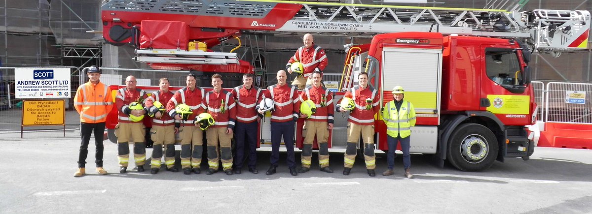 🚒Roeddem yn falch i groesawu @mawwfire i'n prosiect #NewLifeforOldCollege ar gyfer @Prifysgol_Aber yr wythnos yma, lle gwnaethant gynnal hyfforddiant ar y sgaffaldiau helaeth. Mae'r ymweliad yn fenter gadarnhaol ar gyfer diogelwch ar safle adeiladu rhag ofn y bydd argyfwng.