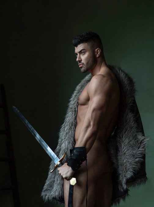 RT if you think I&rsquo;m a true Spartan master! 😏😈 https://t.co/6A2jBnONUe