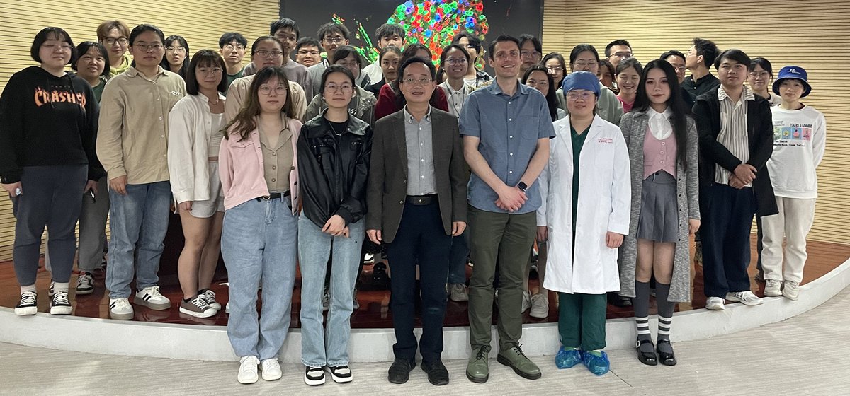 Did you know our researchers often #Travel abroad? ✈️ @psalmotoxin (Prof. Ewan St. John Smith) was recently in China to collaborate with researchers there! Read more here 👉bit.ly/3W1wZaI