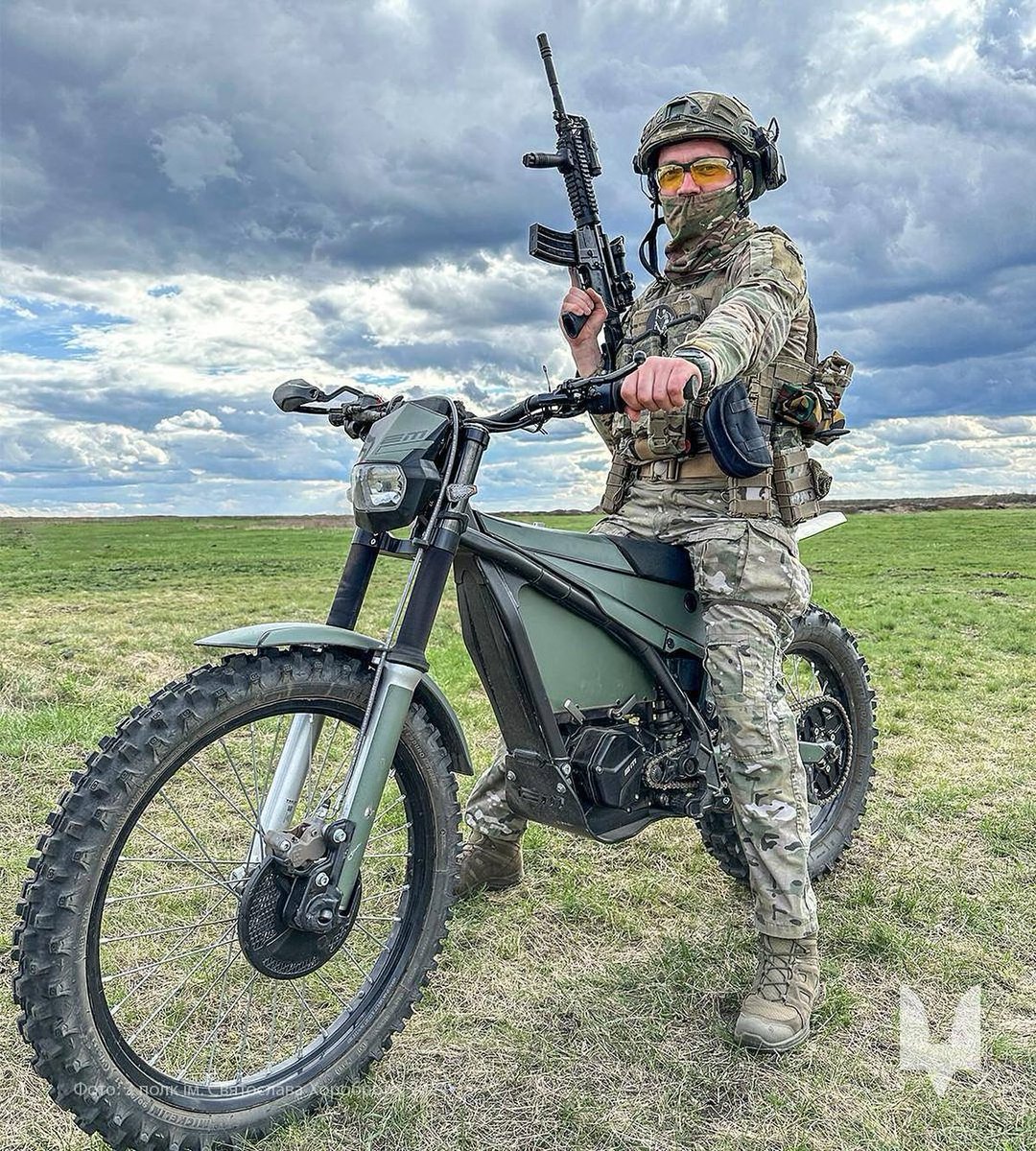 ⚡️The 🇩🇪German E-Bike electric bicycle is in service with the 🇺🇦Ukrainian special unit of the Special Operations Center 'East'.