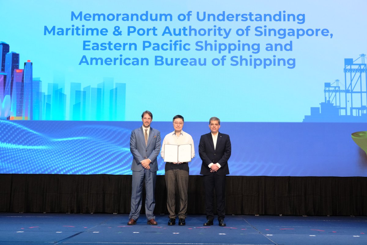 Day 3 of #SingaporeMaritimeWeek 2024 saw the signing of a few MoUs with our fellow partners and stakeholders. - MoU with @IEA (go.gov.sg/smw2024-mpa-ie…) - MoU with Eastern Pacific Shipping (go.gov.sg/smw2024-mpa-ep…)