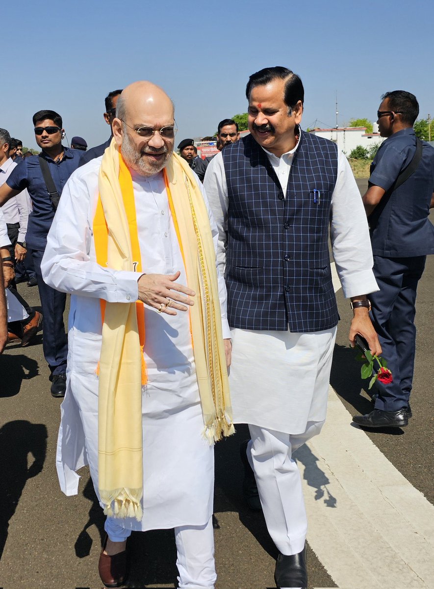 awanishvidyarth's tweet photo. #LokasabhaElection2024 
#MadhyaPradesh 
बीजेपी ख़ास रणनीति के तहत यूपी के पूर्व मंत्री @bjpdrmahendra को लगाया है ,संगठनात्मक प्रतिभा के धनी महेंद्र सिंह त्रिपुरा,असम जैसे राज्यों में विधानसभा चुनावों के समय प्रभारी रहे है और अब MP में मिशन 29 को सफल बनाने में जुटे है ।
#PoliticsLive