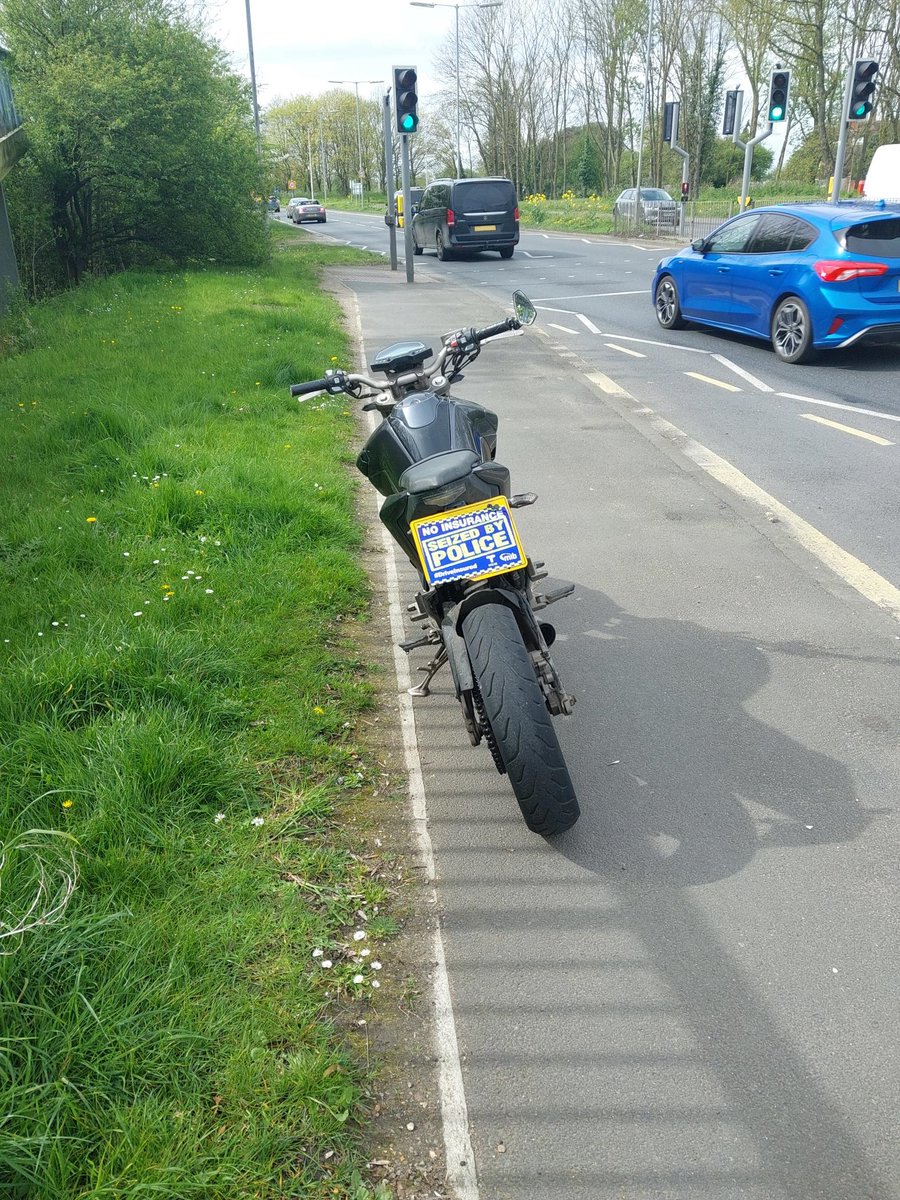 Last week officers from #StanwayRPU stopped this motorcycle in the area of #MarksTey. Officers discovered that the rider didn't have the correct driving licence, wasn't insured and its road tax expired over a year ago. The rider was reported and bike seized. #RoadSafety