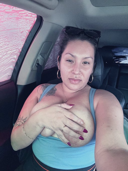 I might need an extra pair of hands 🙃 to finish the job https://t.co/MBHqXhqLDR