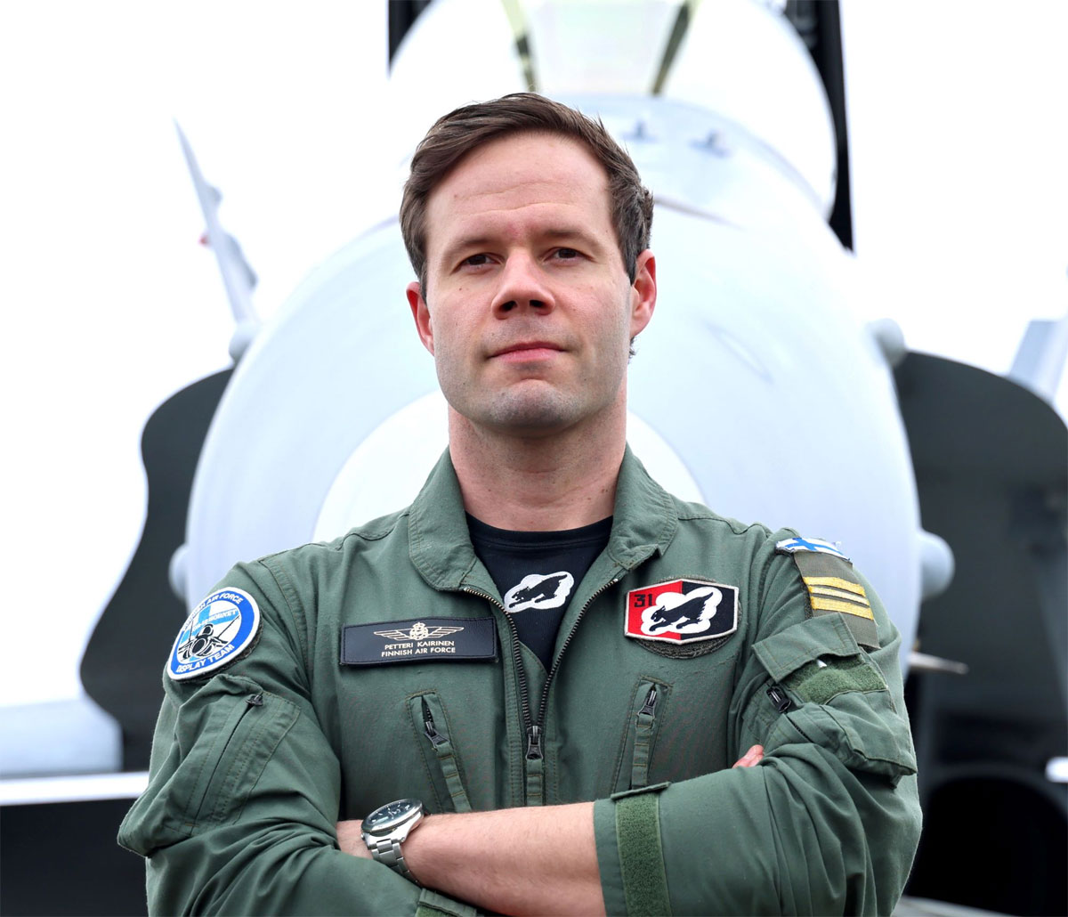 Kapteeni Petteri 'Loudeater' Kairinen on Ilmavoimien vuoden 2024 F/A-18 Hornet -esityslentäjä lentoposti.fi/uutiset/kaptee… #ilmavoimat #Hornet #karlsto #turpo #avgeek #airshow #lentonäytös