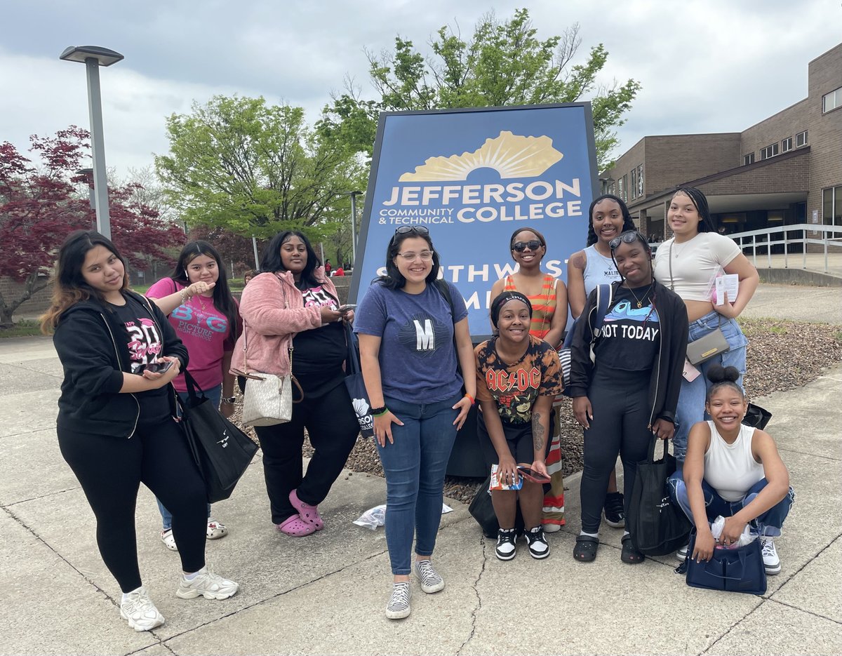 Seniors at JCTC Commitment Day on the Southwest campus! Participants were able to complete placement tests, tour the campus, & participate in fun activities. @JCPSDEP1 👩🏾‍🎓#JCTCcommitmentDay