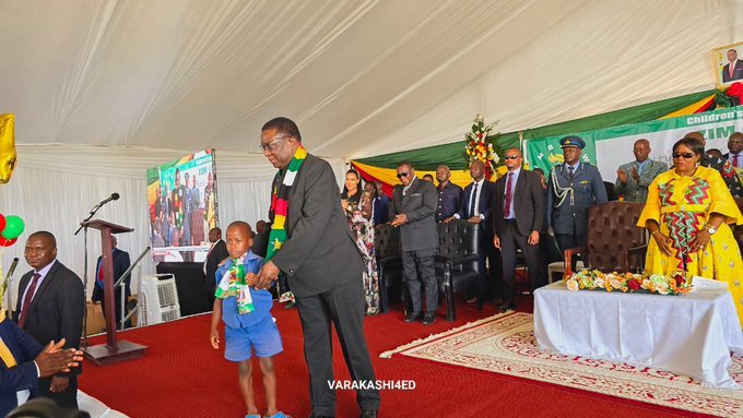 Mother and Father of the nation now at Murambinda A Primary School for the tree planting and Children's party. Their love for children is commandable. #IndependenceDay @ZanuPFtv @INFODESKMID @mabvu