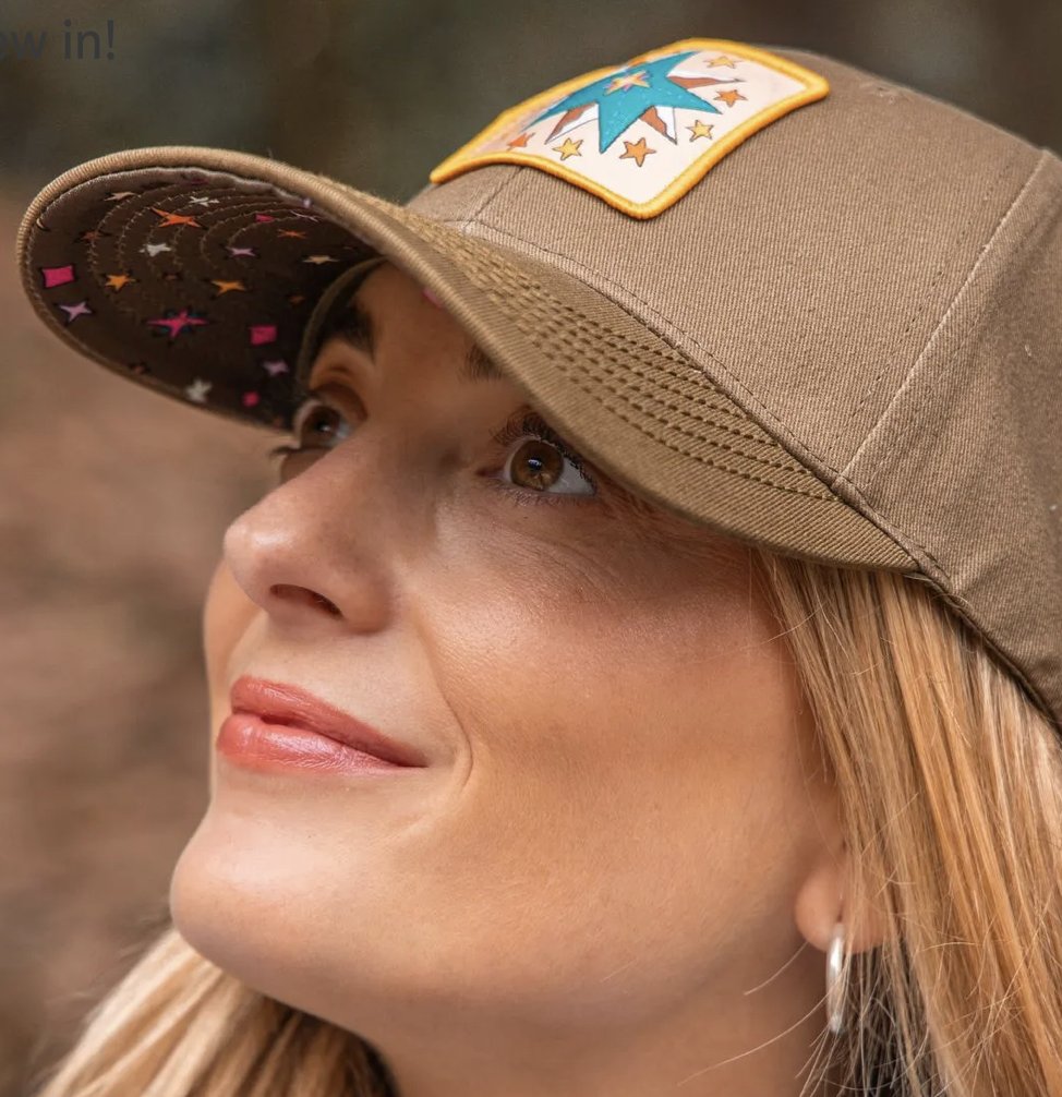 BlogDeAnizu's tweet photo. #LoMásLeído Ilustradora Tere Gott lanza colleción con Merrell https://t.co/gF7qKDJ8Bp #Merrell #MerrellChile #TereGott #TereGottxMerrell #blogdeanizu https://t.co/BUjBN5a50L