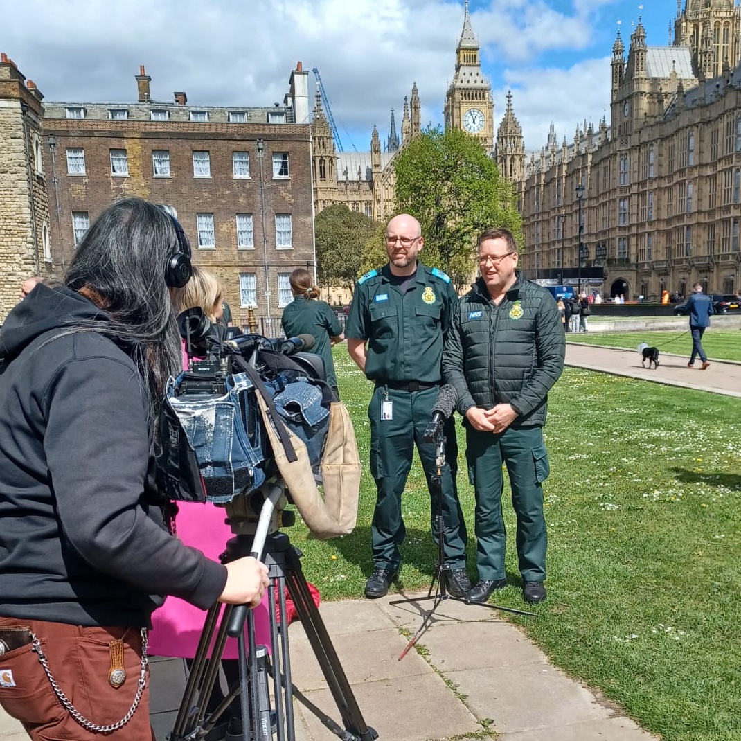 Emergency Care Assistants working for South Western Ambulance Service NHS Foundation Trust have taken their campaign for fair pay to Parliament today. UNISON is calling for ECAs to be moved from band 3 to band 4. 👉🏼 unsn.uk/ECAsParliament