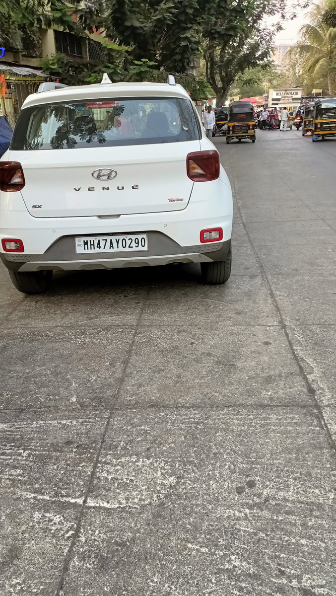 This car is illegally parked in the middle of road at IC Colony road in Borivali West. This is near Church View bldg near Choice Store near IC Colony market. It is causing problems for pedestrians and vehicles. Pl take action. @MTPHereToHelp @CPMumbaiPolice @Rtr_IPS