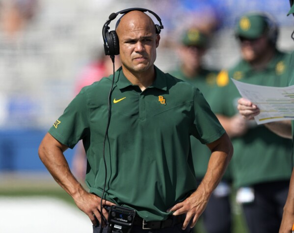 Best FBS Coaches Bracket, First Round 7. Barry Odom (UNLV) v. 10. Dave Aranda (Baylor) Odom: 34-30 (53.13%), 23-16 in his last 3 seasons (58.97%) Aranda: 23-25 (47.92%), 21-18 in his last 3 seasons (53.85%) Who are you voting for, and why? Poll below⬇️