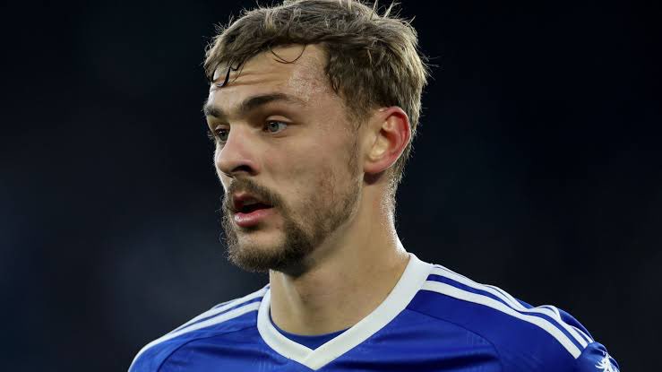 🚨 Manchester United are interested in Leicester’s Kiernan Dewsbury-Hall as a potential midfield signing to replace Christian Eriksen, who is expected to depart. #MUFC [@Muppetiers]