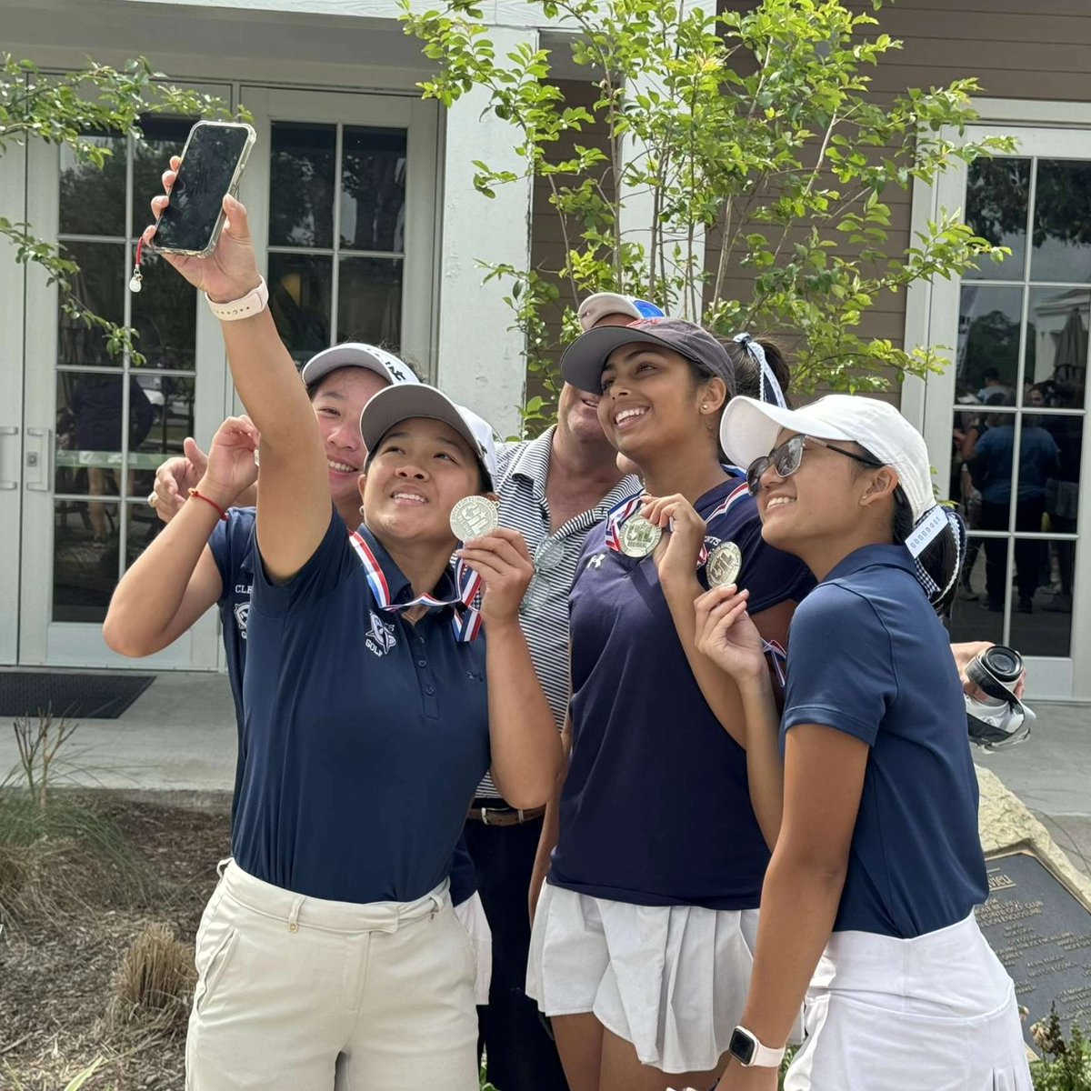 LADY RANGERS ARE GOING TO STATE ‼️ Congratulations to the Lady Rangers and Coach Jezek for being REGIONAL RUNNER-UPS and STATE QUALIFIERS 🥈🥈 Special shout out to Savannah Du for finishing T4 INDIVIDUALLY SEE YOU AT STATE IN MAY