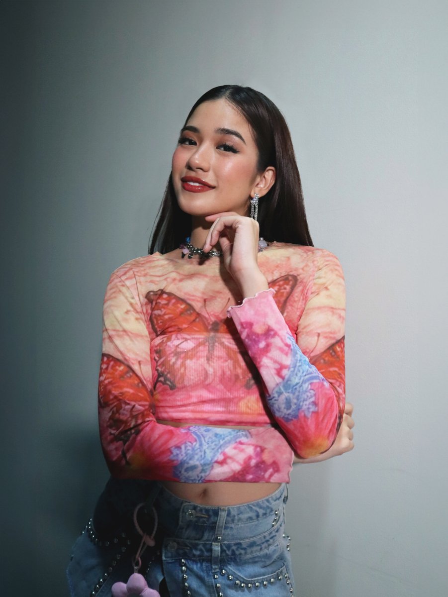 #BINI : #BINI_TalaarawanMallShow Photo Series [ Aiah ]

Watch our performance fancam now!
🏝️#BINI_Pantropiko:
🔗bit.ly/3Q0Vtgr

🪞#BINI_SalaminSalamin:
🔗bit.ly/4aSY1Fw

<a href="/bini_aiah/">Aiah Arceta</a>
BINI TALAARAWAN MALLSHOW
#BINIatAyalaMallsMarketMarket