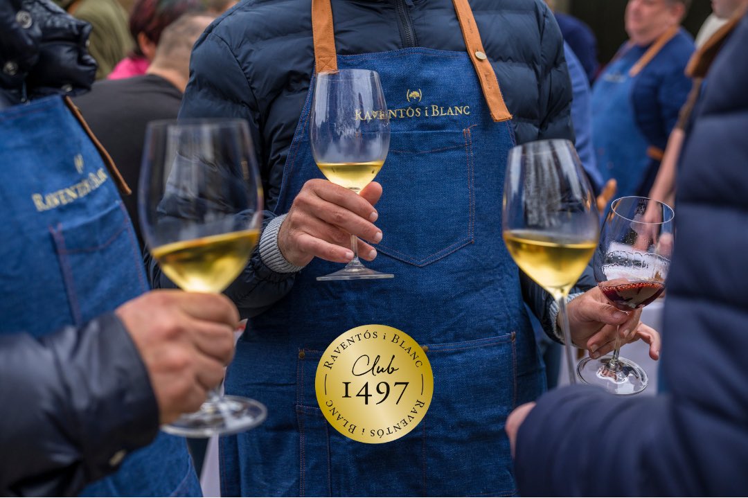RaventosiBlanc's tweet photo. [ACTES] 

Avui els membres del #club1497 vindran a Raventós i Blanc a fer un #tast d'escumosos del món acompanyats de @RFrancas i #ManuelRaventós.🥂

T'agradaria participar en altres experiències com aquesta? 

Fes-te membre del #Club1497! 

👉🏽 https://t.co/fGE3iPOP1h https://t.co/YhEsZeqVpM