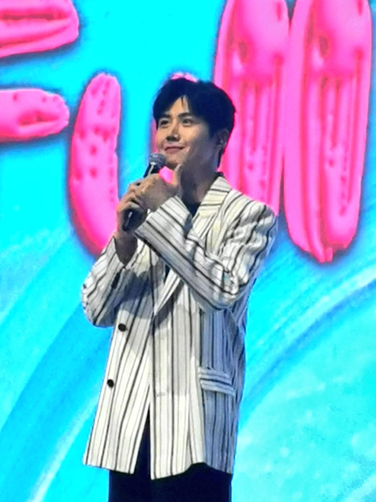 solid_seonhokim's tweet photo. #KIMSEONHO #๊น์ ํธ #2024KIMSEONHOASIATOURinMANILA #ColorFull_in_MANILA #UFCFunChow #UFCxKSH https://t.co/vs4eiaP2SB