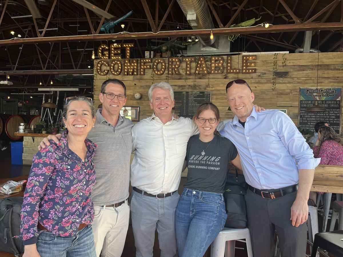 Congratulations to ✨Dr.✨ Cydney Seigerman of @UGAAnthropology on a successful defense last week! Seigerman studies the sociopolitical and ecological aspects of water security. 📸 Left to right: Susana Ferreira, Don Nelson, Brian Bledsoe, Cydney Seigerman, Nate Nibbelink.