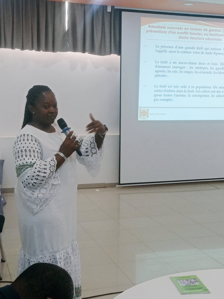 MatcheriRachid's tweet photo. Partage d'expériences du Togo sur les conventions locales au Burkina faso. 
Cas de la convention locale d'Ando Kpomey situé situé au Nord-est de la préfecture de l'Avé à 60 km de Lomé, présenté par Adidjatou POUPOUNI de Inades formation Togo.
Des résultats concrets du terrain... https://t.co/6Dv8ikL2B8