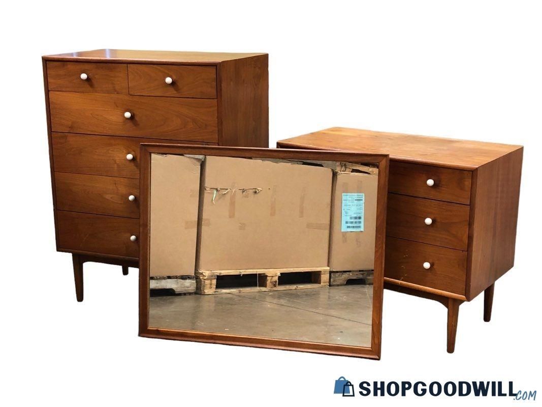 🛏️✨ Transform your bedroom into a mid-century masterpiece with this stunning Vintage Drexel Declaration 3-Piece Walnut Bedroom Set! 😍🌟 bit.ly/3UjzDY4  Local pick-up in Wilmington, DE. #GoodwillTreasures #VintageFurniture #ShopGoodwill #GoodwillFinds