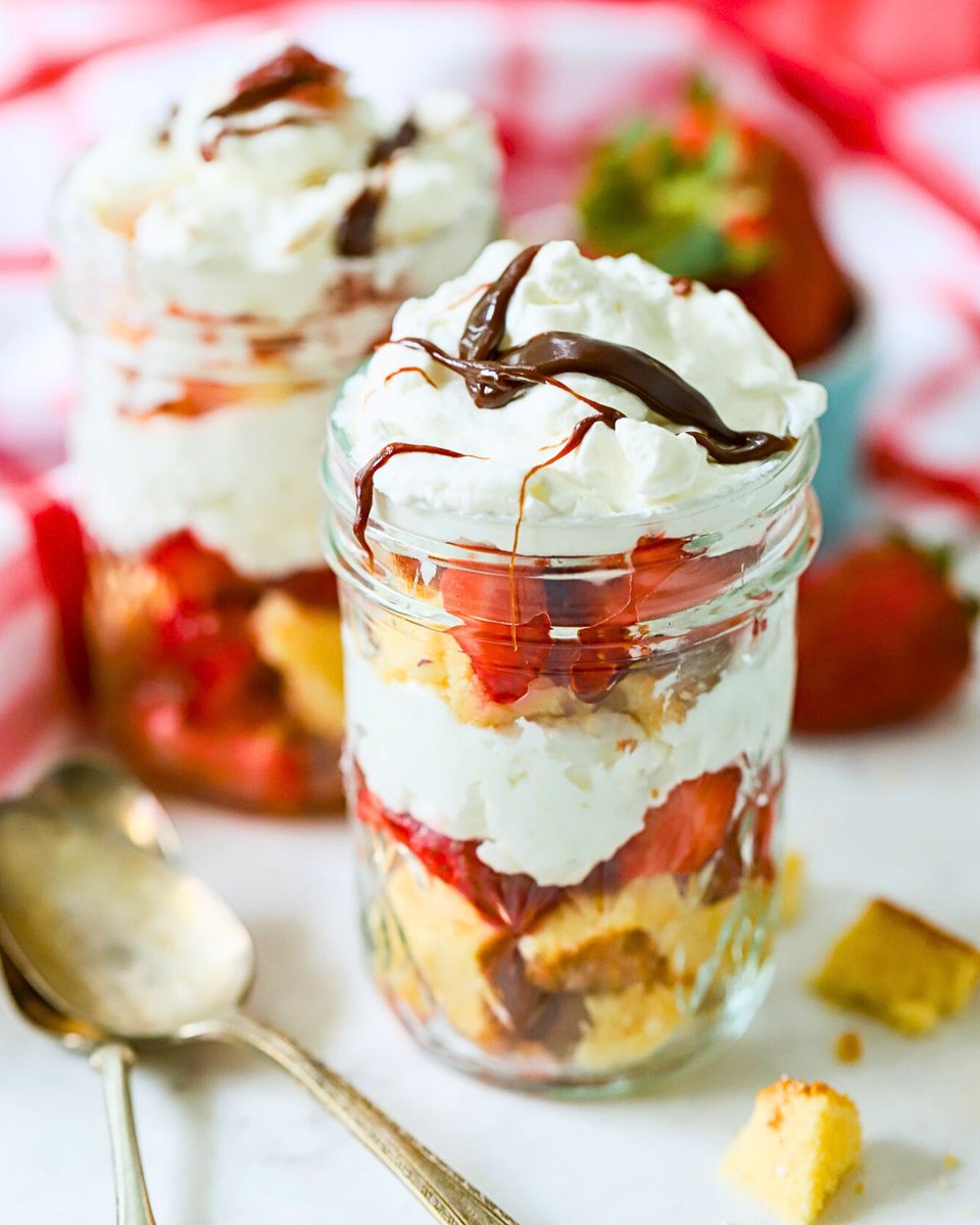Spring is perfect for Strawberry Shortcake in a Mason Jar!  🍓 🍓
bit.ly/3OCNtBV
#easyrecipes #dessertrecipes #quickrecipes