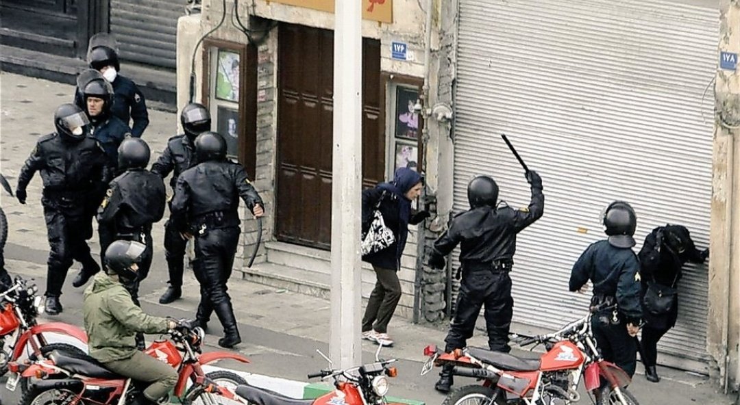 روز بی پناهی شما هم می رسه... 
#مهسا_امینی