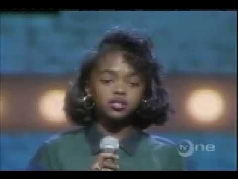 tradingMaxiSL's tweet image. For those who are wondering:

Lauryn Hill participated in Amateur Night at the Apollo Theater in 1987.
She chose to perform the Jackson 5’s timeless classic, “Who’s Lovin’ You.” The Apollo audience was notoriously tough to please, and Lauryn barely got through a few verses before…