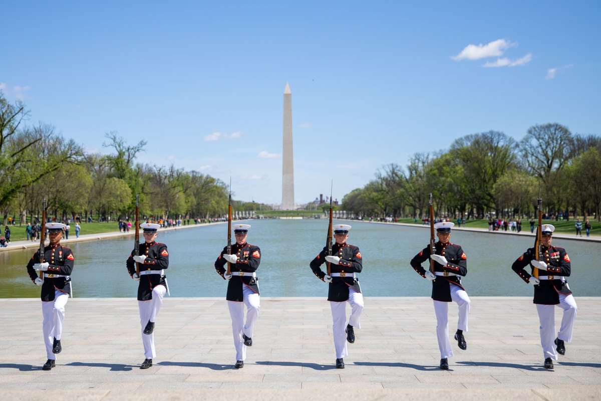 Service members from across each branch of the #ArmedForces perform during the Joint Service Drill Exhibition at the steps of the Lincoln Memorial in Washington D.C. on April. 13. The #MarineCorps took home first place in back-to-back outings. #USMC