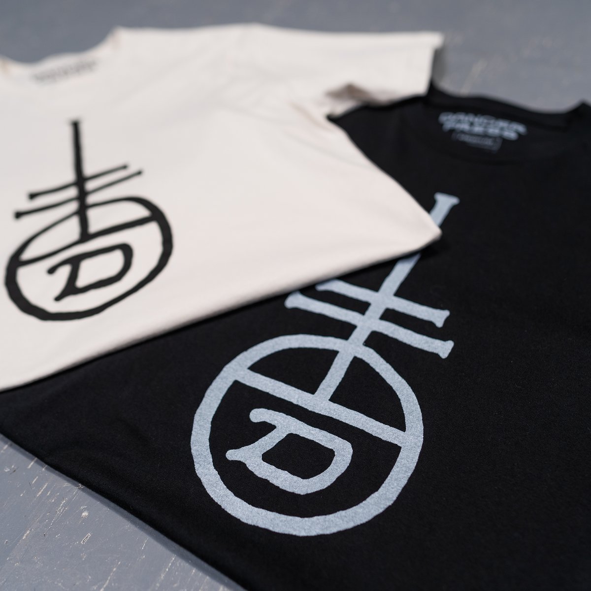 Danger_Press's tweet image. Our very own Colophon. Contrasting colors.

#logopassion #logotipos #logoconcept #letterlogo #logo #logos #brand #brandidentity #colophon #fashion #guide #placement #exactfit #accuracy