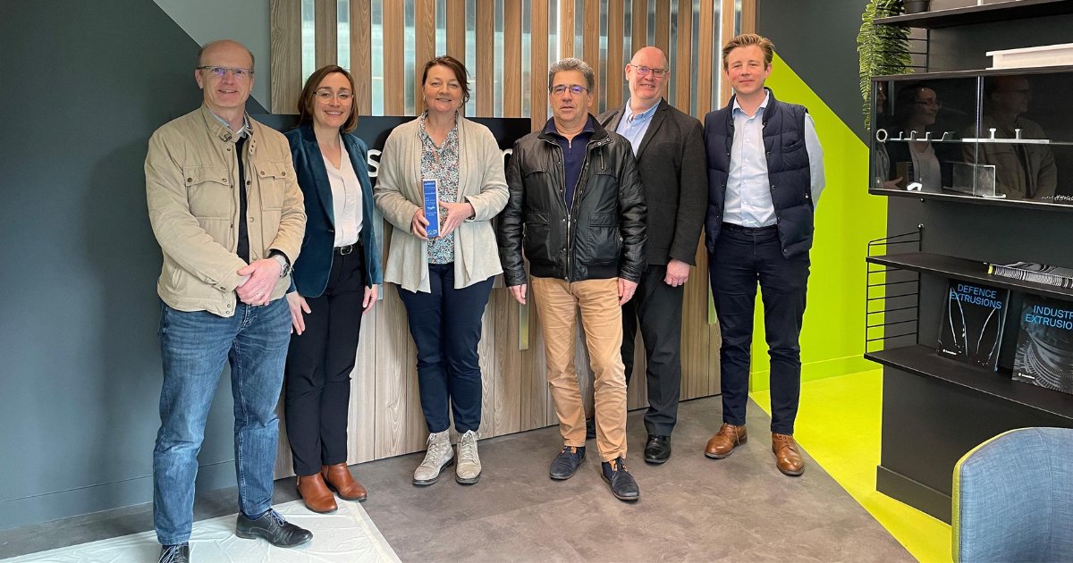 Constellium's tweet photo. Constellium is pleased to announce that our Issoire plant in France has been awarded the highest level of recognition by @Airbus as an “Accredited Supplier!” ✈️
 https://t.co/5ViCu1lk0N 

#IdeasMaterialized #aerospace #aluminium #aluminum #ProudOfOurPeople https://t.co/esrjatHZap