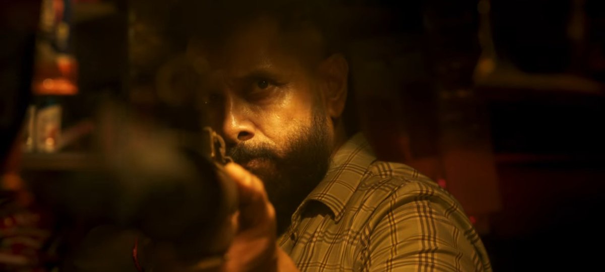 #ChiayaanVikram's #VeeraDheeraSooran will follow the Kaithi & Kantara pattern !!

Part-2 will be released First. Part-1(Prequel) will be released after Part-2 🤝
Buzz is that both Part-1 & Part-2 is going to be filmed simultaneously🎬

From the Director of Chithha, SUArunkumar 💥