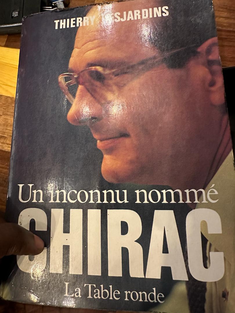 ' Avec Chirac, Pompidou a mis à un poste clé un homme qui lui obéira au doigt et à l'oeil '

📚📖 Un inconnu nommé CHIRAC 
✍️Thierry Desjardins