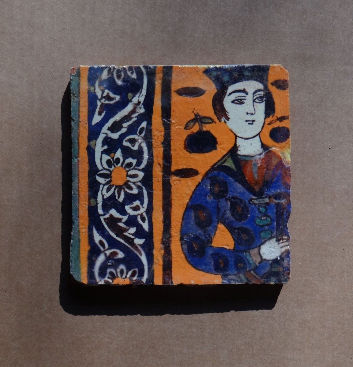 Old poetic decorative tile, medieval gentleman, Middle Ages era, vintage enameled tile, Middle Ages, decoration #homedecor #etsyfinds #decor #onlineshopping #HomeStyle #DecorateWithArt #CreativeSpaces #elevateYourDecor #wiseshopper Available here elementsdeco.etsy.com/listing/167144…