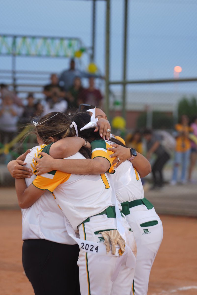 To say I’m proud is an understatement. Thankful for the past 2 years of trusting the process. Thank you girls for showing up everyday. The program is better because of each of you. On that, I’ve decided to step down as a head coach. Coach O signing out🩷