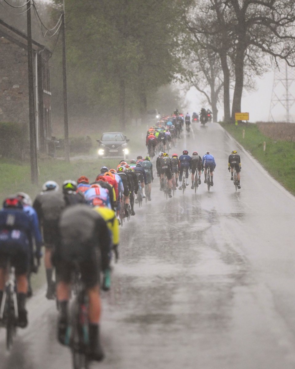 A sport for warriors 🥶 #FlècheWallonne