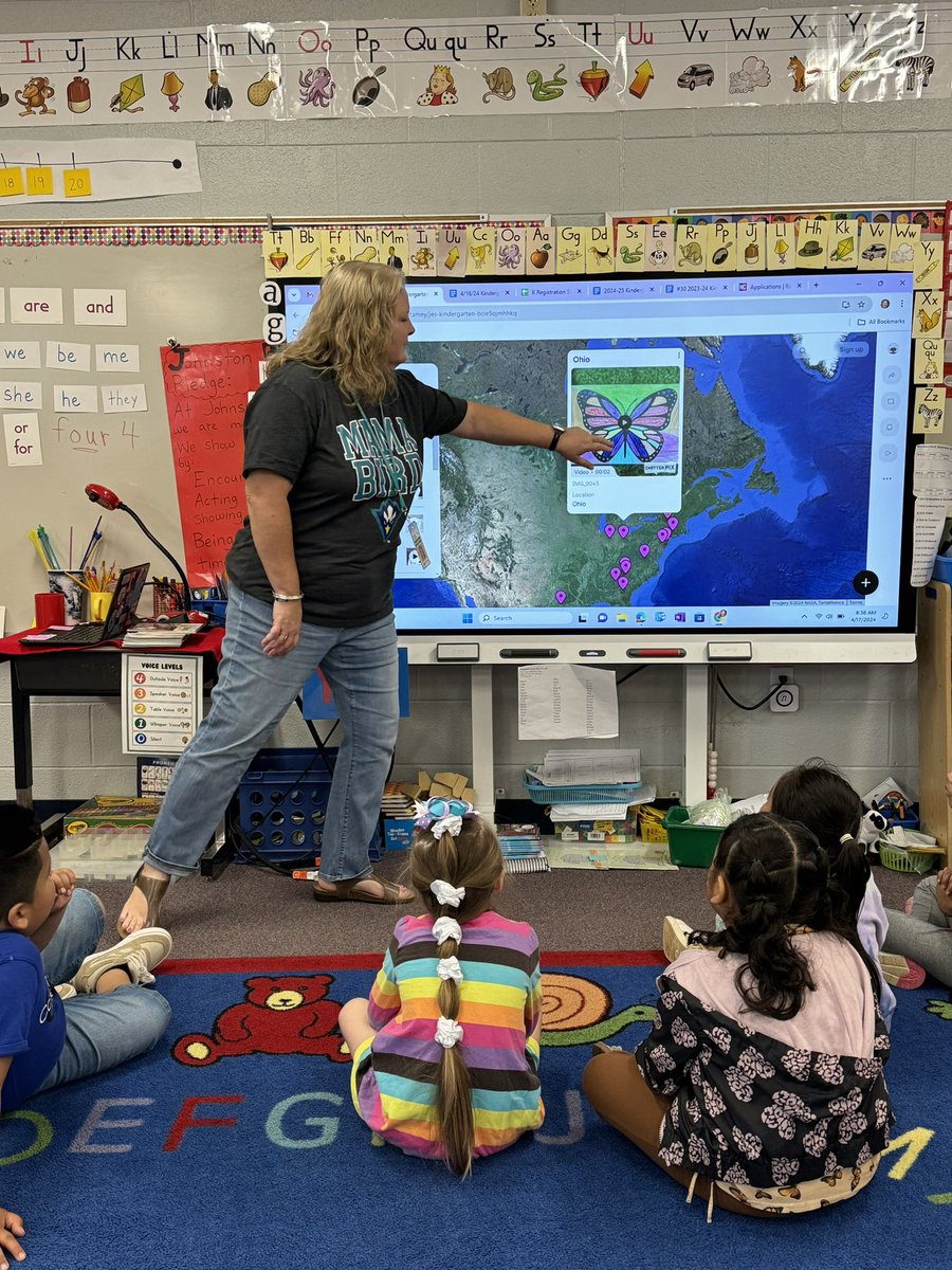 haleystamey's tweet photo. Kinders at JES today mapped out their butterflies from the Symbolic Monarch Migration Project. We #appsmashed @ChatterPixIt and @padlet to create this amazing map of all the butterflies they collected from North America! https://t.co/Ie3K3dPqFb