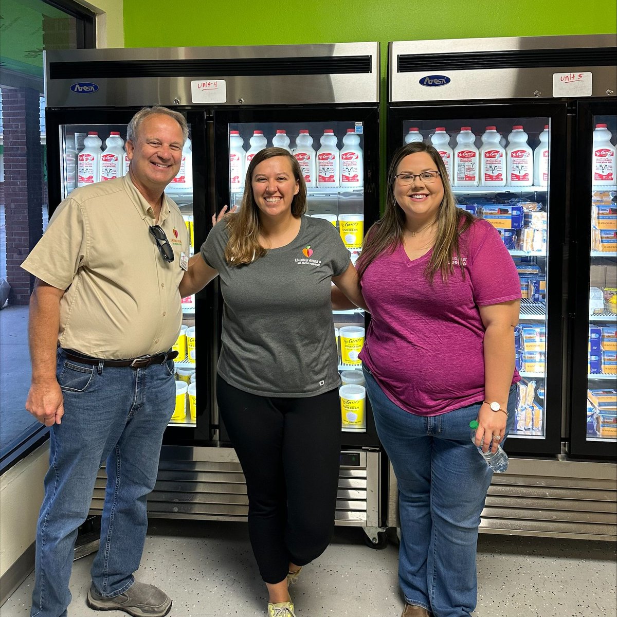 We love seeing our food banks in action! Cacee visited All Faiths Food Bank last week as part of an area farm tour. In addition to meeting with local produce farmers & ranchers, she was able to tour the All Faith’s Sarasota facility and the DeSoto County Food and Resource Center!